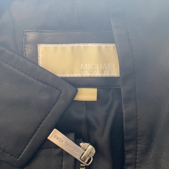 Brand: Michael Kors - Picture 5 of 10